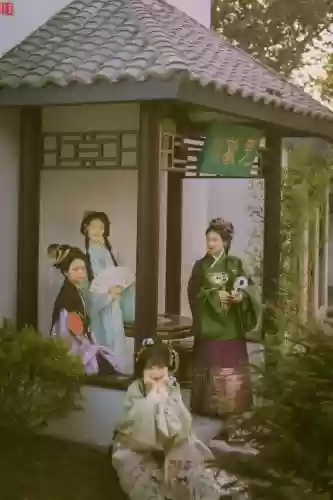 好友阵容汉服插图