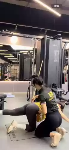健身房美女教练阵容搭配