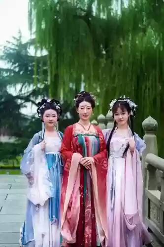 好友阵容汉服插图1