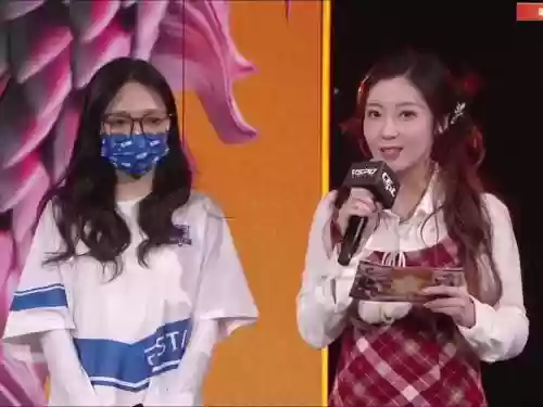 草莓采访阵容插图